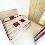 Beachfront Bliss Golem (Tirana)