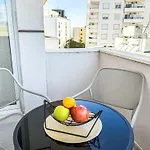 Apartament Beachfront Bliss *
