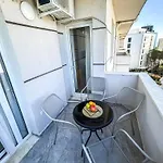 Beachfront Bliss Apartament Golem (Tirana)