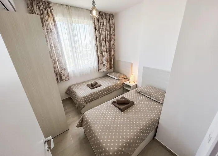 Beachfront Bliss 公寓 *