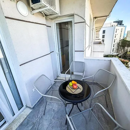 Beachfront Bliss Apartamento Golem (Tirana)