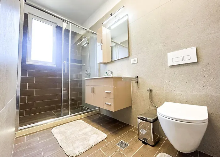 Beachfront Bliss Apartment *