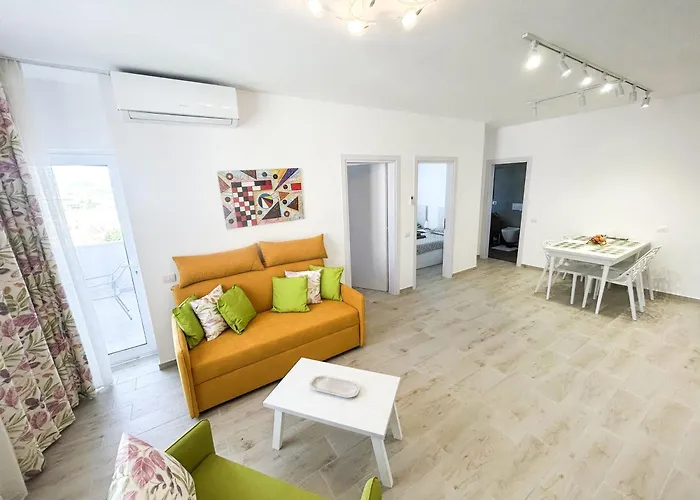 Beachfront Bliss * Golem (Tirana)