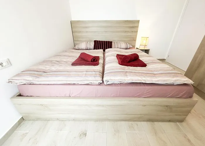 Beachfront Bliss * Golem (Tirana)