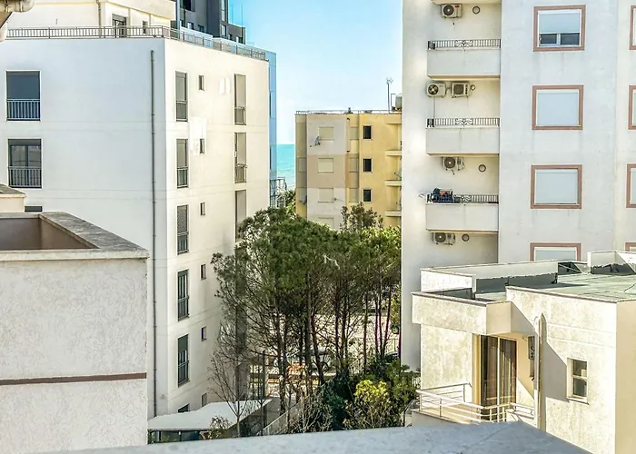 Beachfront Bliss Apartment *